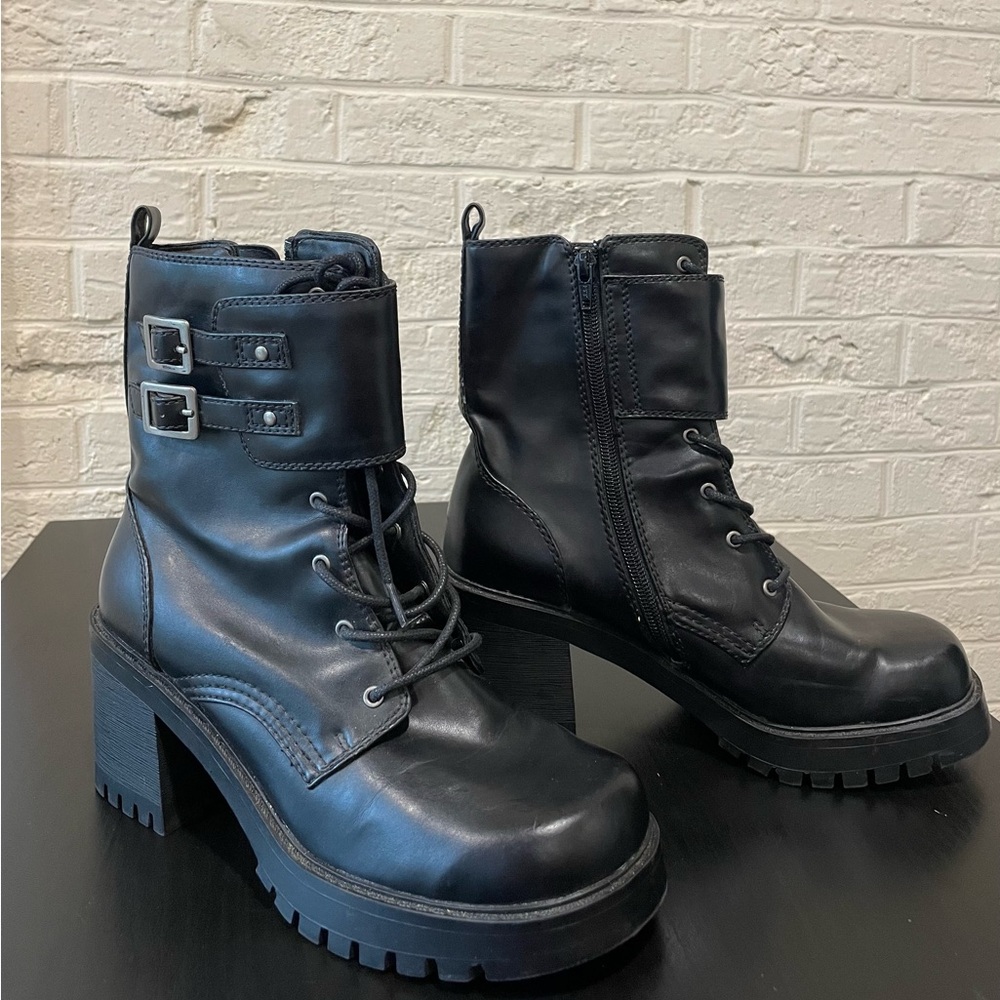 Vintage Mudd Y2K Black Women's Platform Boots